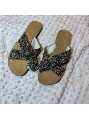 Leopard print slide sandals #leopardprint #summer #slides